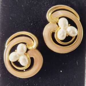 Vtg Avon Faux Pearl Off White Tan Enamel Gold & White Stud Earrings 1980s